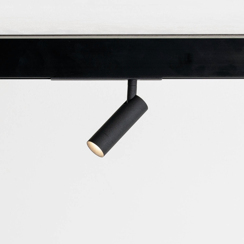 PM 25 TRK MAG Plate Triple Magnetschienenstrahler (2700K / CRI90, 24°, BX – Black Textured Matt, ON-OFF – nicht dimmbar)