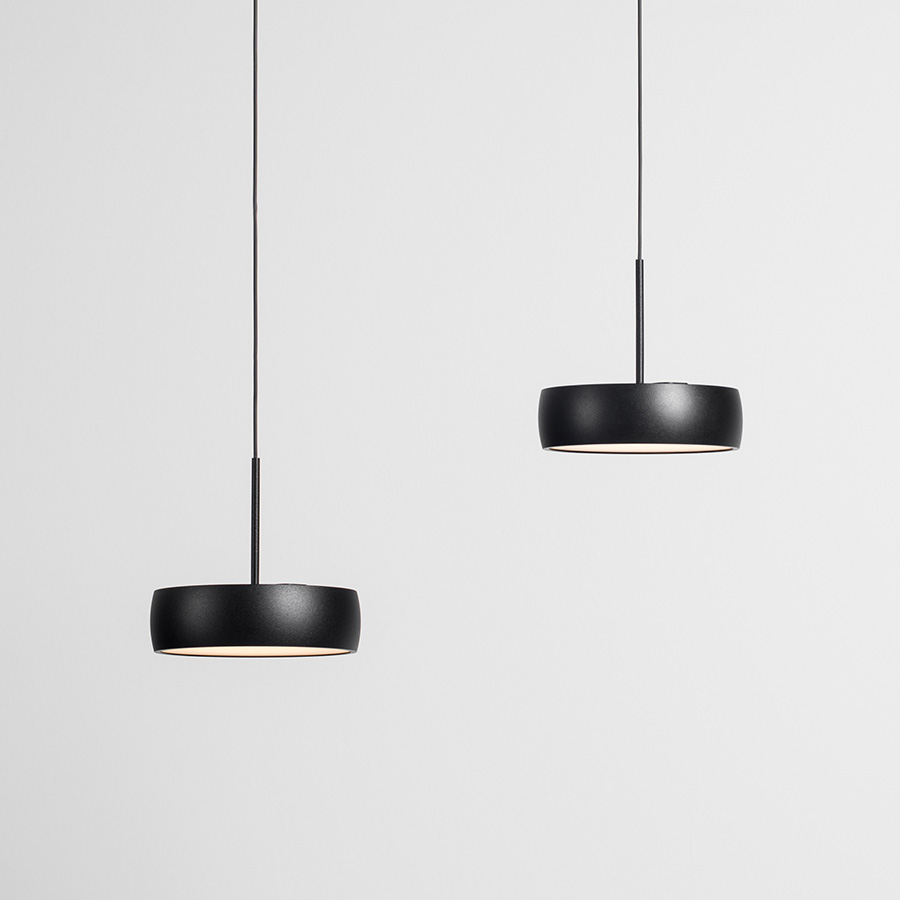 Myco One Z Pendelleuchte (2700K / CRI98 Sunlight, 002 – Schwarz, PH-CUT – Phasendimmer, 120)