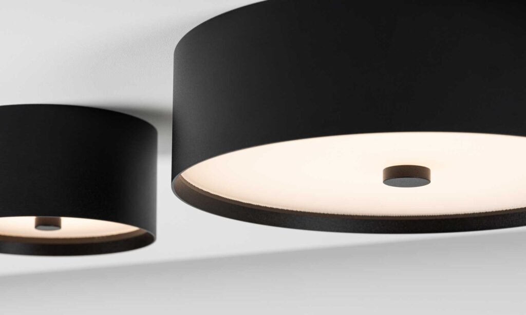 Deckenaufbauleuchte MAXIME ON in zwei Größen