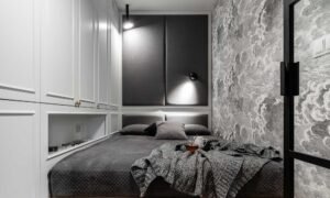 Hospitaliy, AirBNB Apartment Schlafzimmer mit MYCO K 120 Wandleuchte von CHORS®